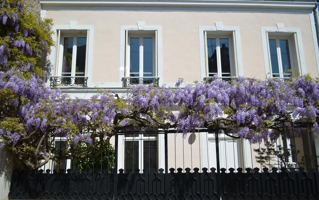 Wisteria Bed and Breakfast Fontainebleau Exteriör bild